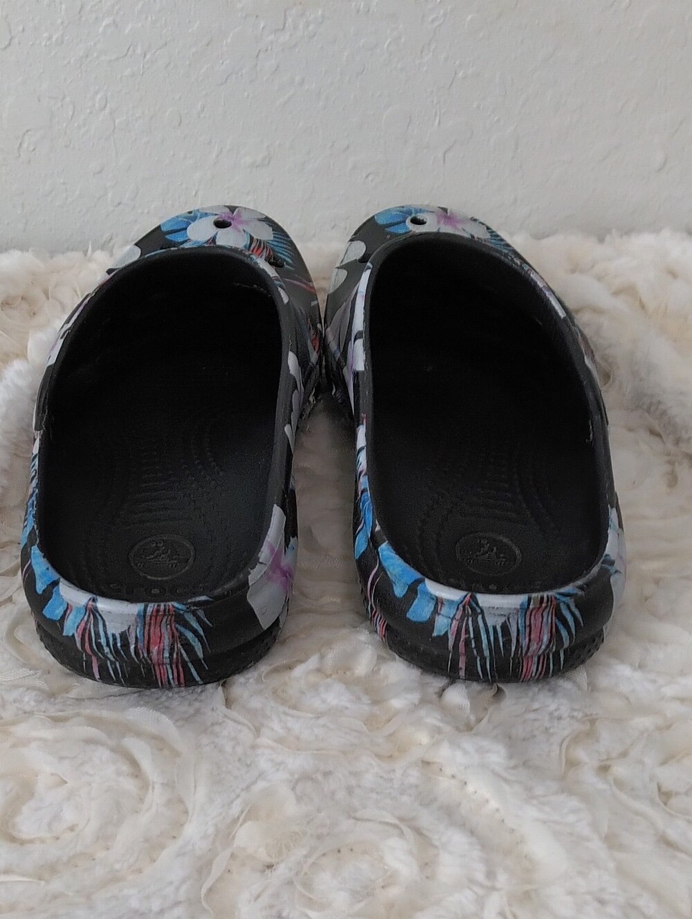 Women's Black Floral Slip-On Clogs - Tropical Print - Picture 4 of 8